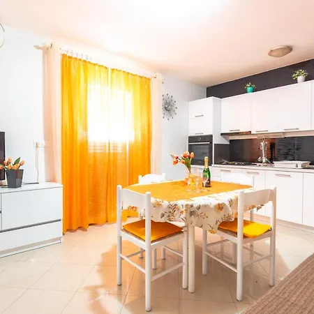 Apartments Jadran Pag Town Exterior photo